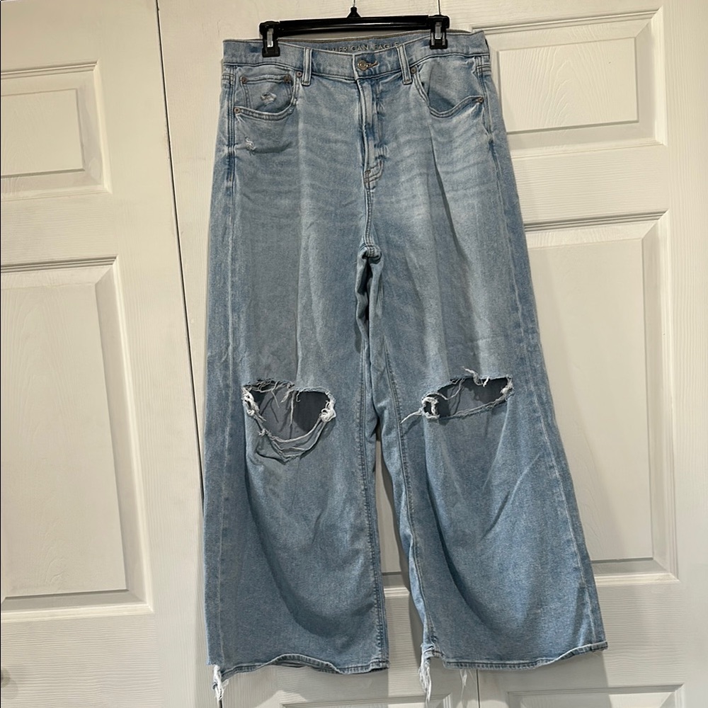 American eagle women’s super high rise baggy wide leg size 12 short